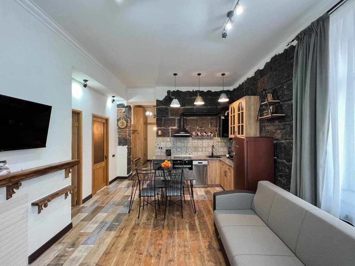 Aros Apartment Gyumri Eksteriør bilde