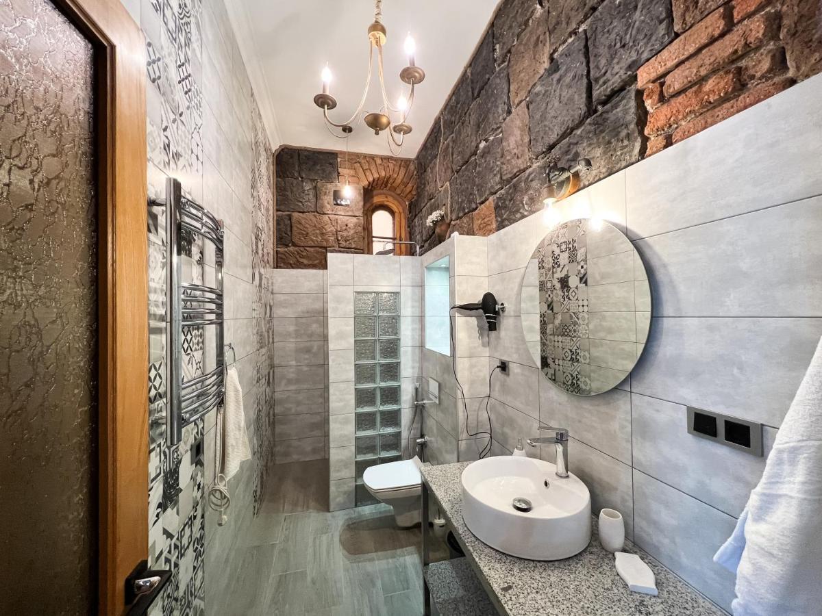 Aros Apartment Gyumri Eksteriør bilde