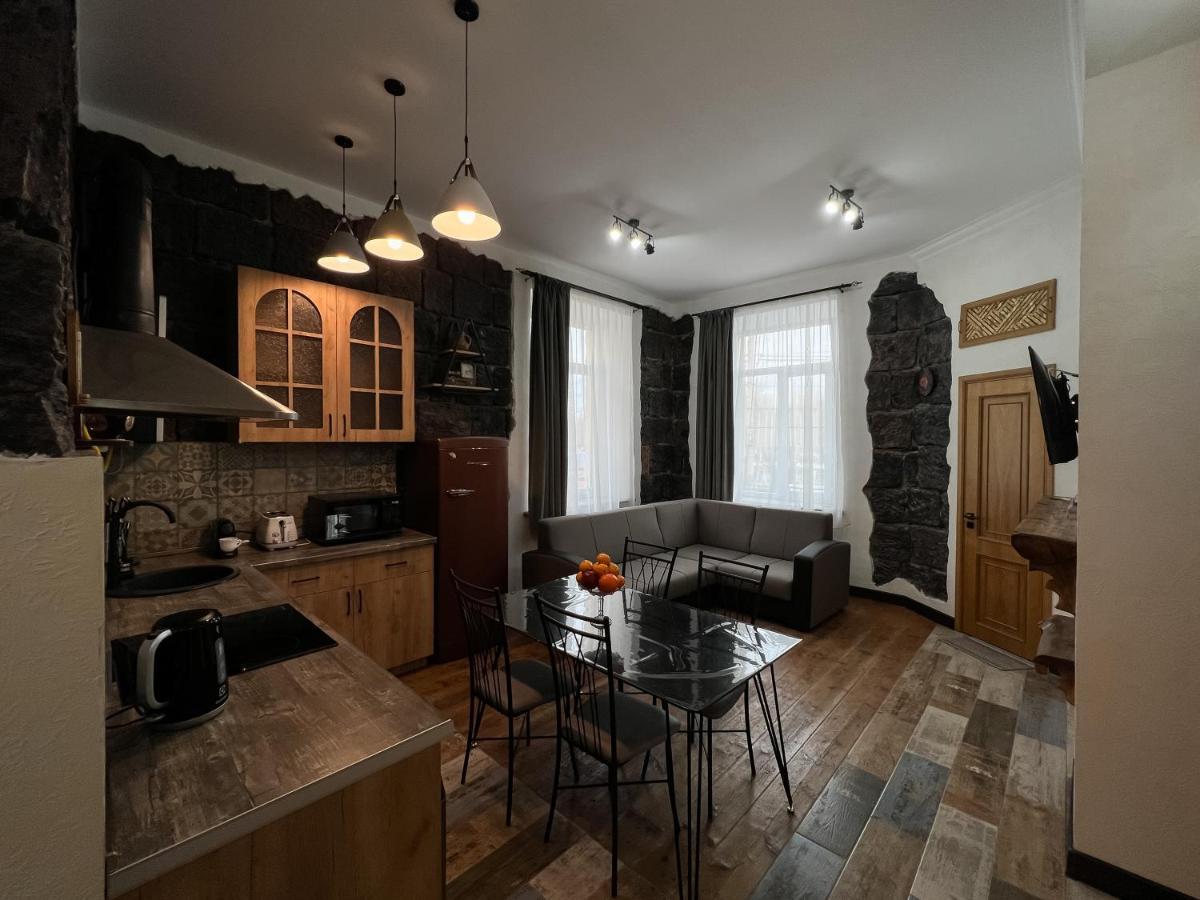 Aros Apartment Gyumri Eksteriør bilde