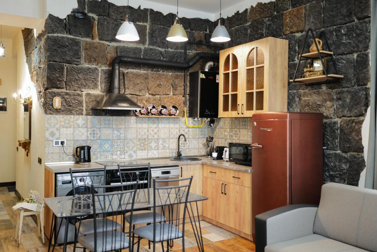 Aros Apartment Gyumri Eksteriør bilde